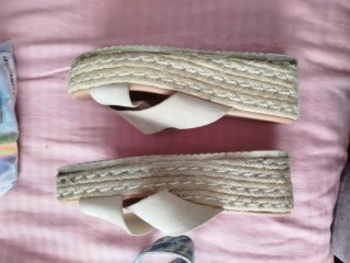 Sandalias Beige Cruzadas