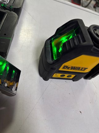 Nivel Láser DeWalt DW088CG