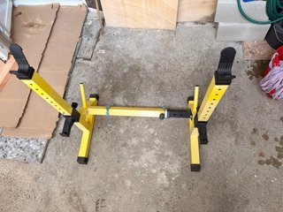 Banca de musculación y soporte para barra