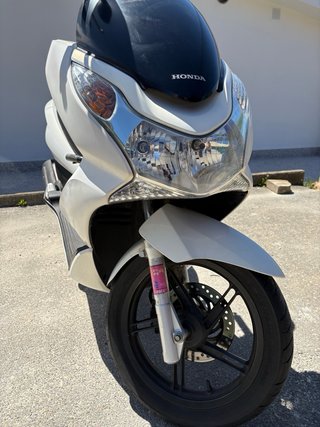Honda PCX 125cc Scooter 2011