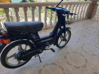 Vespino Negro - Moto Clásica