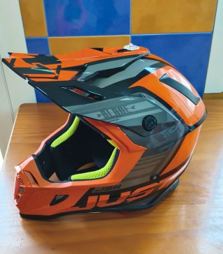 Casco Just1 Motocross y BMX Nuevo Ligero