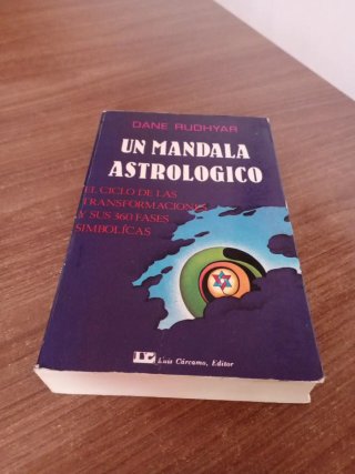 Un mandala astrológico el ciclo de las transfor...