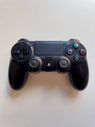 PS4 1TB + Controller + 3 Giochi
