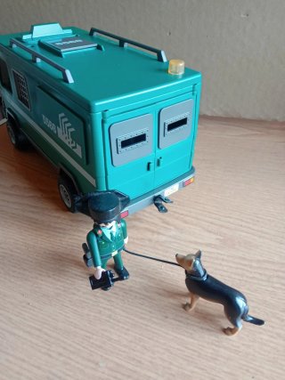 Playmobil  Guardia Civil con perro y furgón