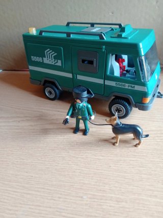 Playmobil  Guardia Civil con perro y furgón
