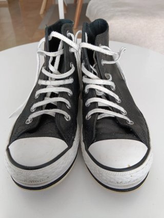 Converse Piel Negras Talla 37. 22.5 cm