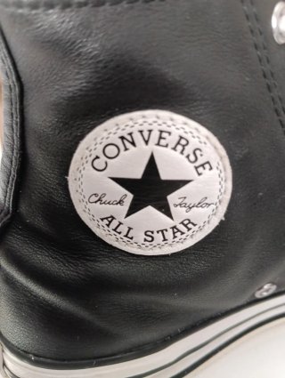 Converse Piel Negras Talla 37. 22.5 cm