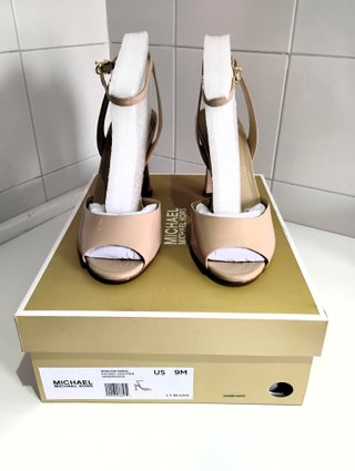 MICHAEL CORS Sandalia Rosie de Charol Estrenar T40