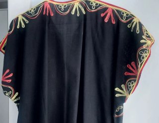 Túnica o chilaba árabe Bordada Negra Talla Única