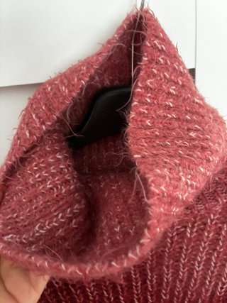 Maglione collo alto rosso e bianco