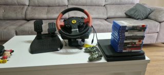 Pacchetto PlayStation 4 con giochi e volante