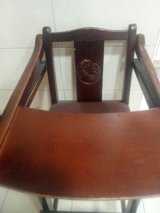 Trona de madera para restaurar