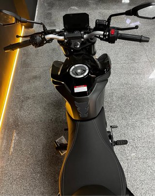 VOGE 125R Negra
