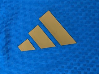 Conjunto deportivo Adidas azul y rojo
