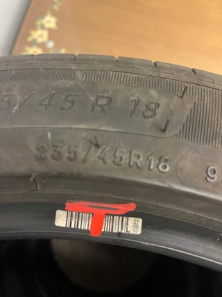 Michelin e-Primacy Tesla Model 3