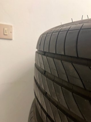 Michelin e-Primacy Tesla Model 3