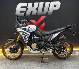 VOGE DS800 RALLY Blanca y azul