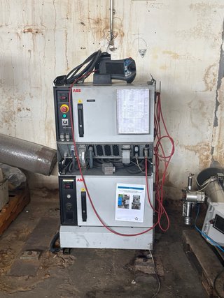 Robot ABB + Controlador IRC5 + Mando + hor melt