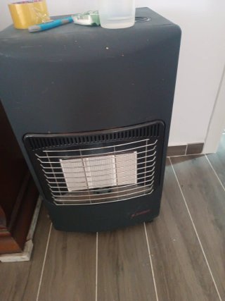 Mueble sofá y otros. Se regalan por cambio piso