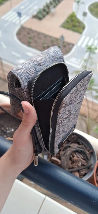 Bolso móvil Parfois estampado floral