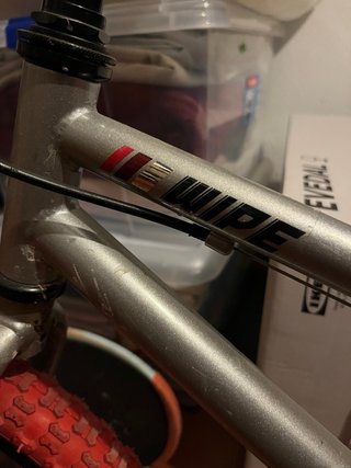 Bicicleta BMX infantil roja