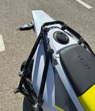 Maletas y herrajes Husqvarna 701