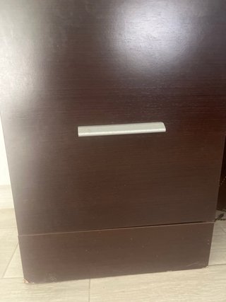 Mueble expositor con puerta de cristal