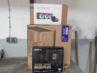 Torre PC + Scheda Madre ASUS + Raffreddamento a Liquido