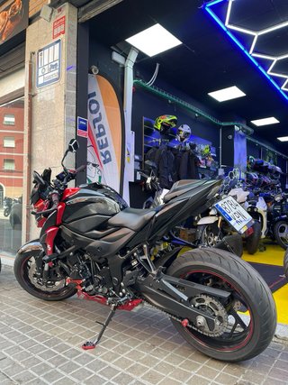 Suzuki GSX-S750 Naked full