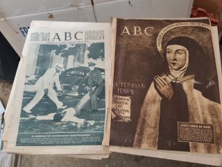 13 periódicos del ABC. Originales