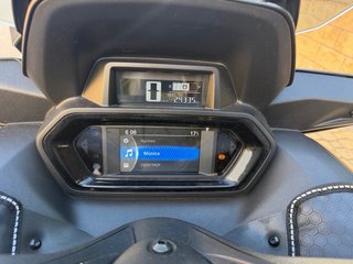 Xmax  Scooter Negra Automática
