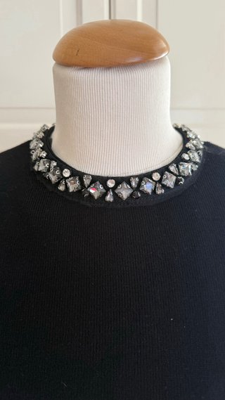 Vestido negro con pedrería