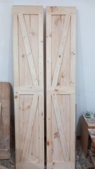 Puertas rústicas y de granero tipo antiguo