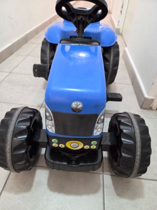Tractor de pedales para niños