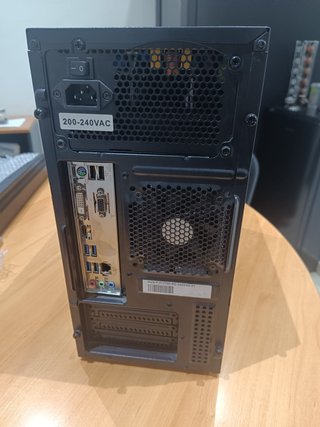 Torre PC One i7-7700 24GB RAM 240GB SSD