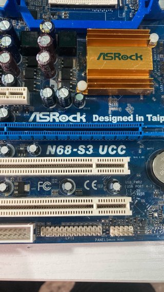 Placa Base ASRock N68-S3 UCC Socket AM3 RAM 1600