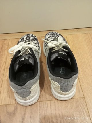 Zapatillas Adidas Mujer Talla 37.5 Edición Especia