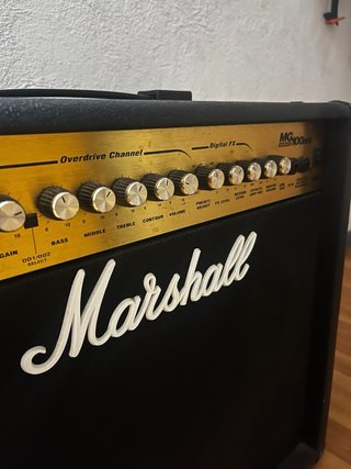 Amplificador Marshall MG100DFX