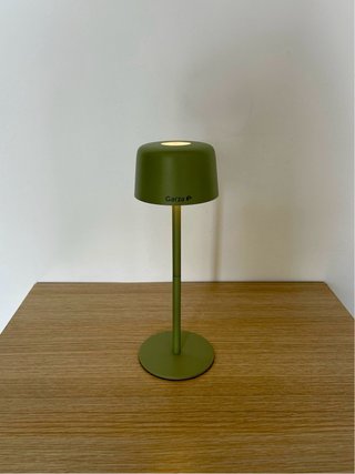 Lámpara de mesa LED portátil Garza Dédalo – Nueva