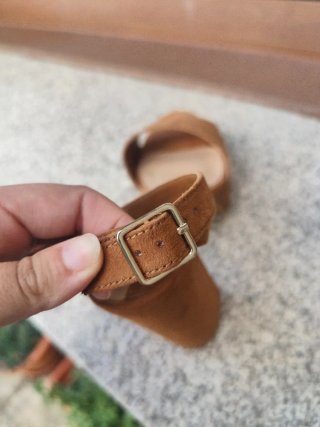 Sandalias tacón marrón ante