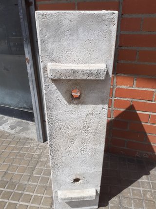 Jardinera de cemento rectangular
