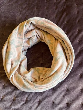 Cuello estampado tonos pastel