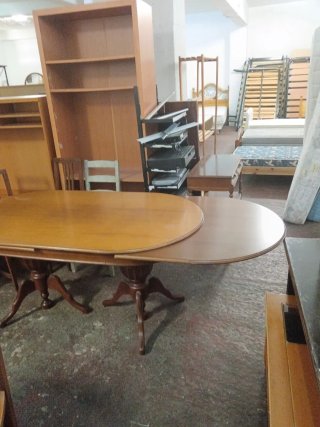 Mesa de comedor extensible de madera