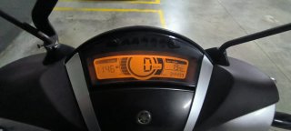 Moto Scooter Negra y Gris