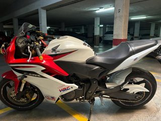Honda CBR 600F 2012 Roja y Blanca Impoluta 30.000k