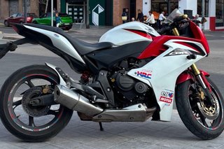 Honda CBR 600F 2012 Roja y Blanca Impoluta 30.000k
