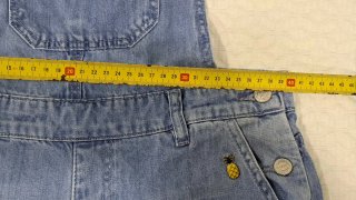 Calções de ganga para menina medi 40cm como se vê