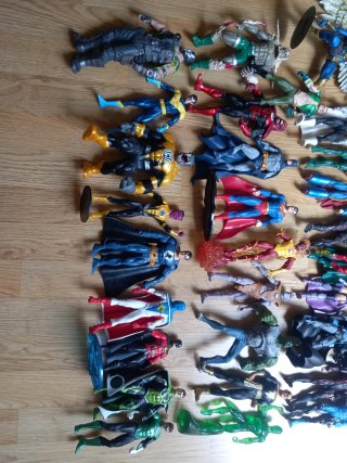 Lote 50 figuras acción + bases regalo