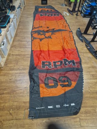 Kite Slingshot RPM 9.0  ,color naranja y rojo.